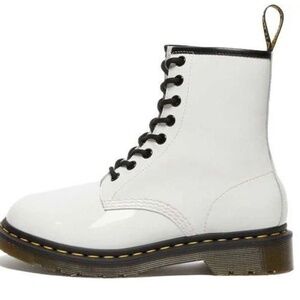 Dr. Martens 1460 W Patent Lamper boots in white. Size 6